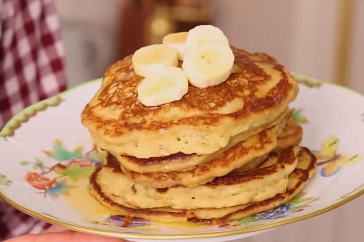 How to make easy and healthy banana pancakes