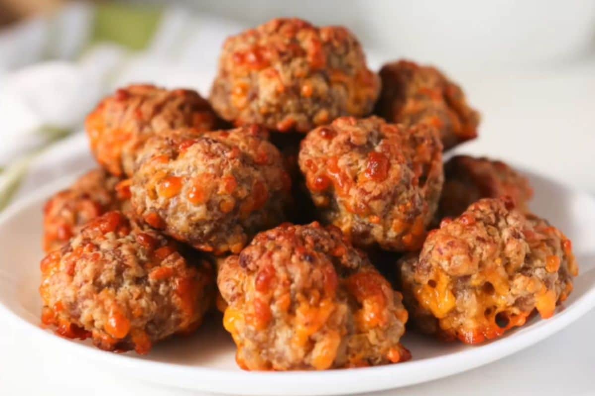 Easy Cheesy Sausage Balls